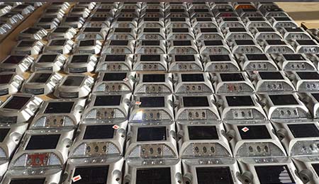 active solar road stud markers application