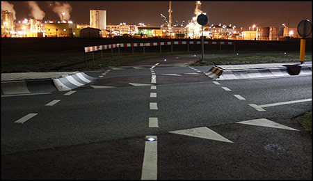 tachas solares aluminio en carretera