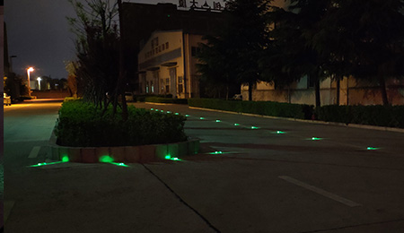 tacha solar led