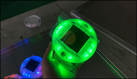 tachas solares