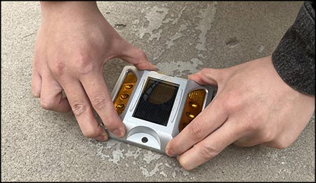 tachas solares en las autopistas