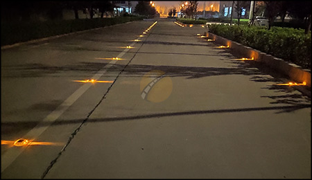 solar-road-stud-on-road