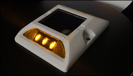amber-solar-road-marker