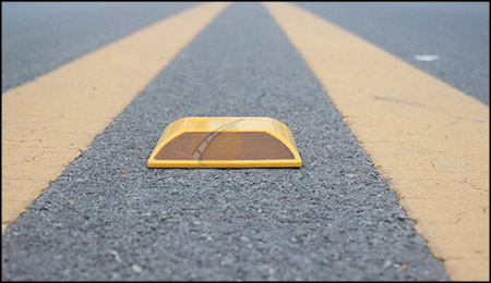 tachas viales para carreteras