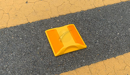 tachas-reflectivas-viales
